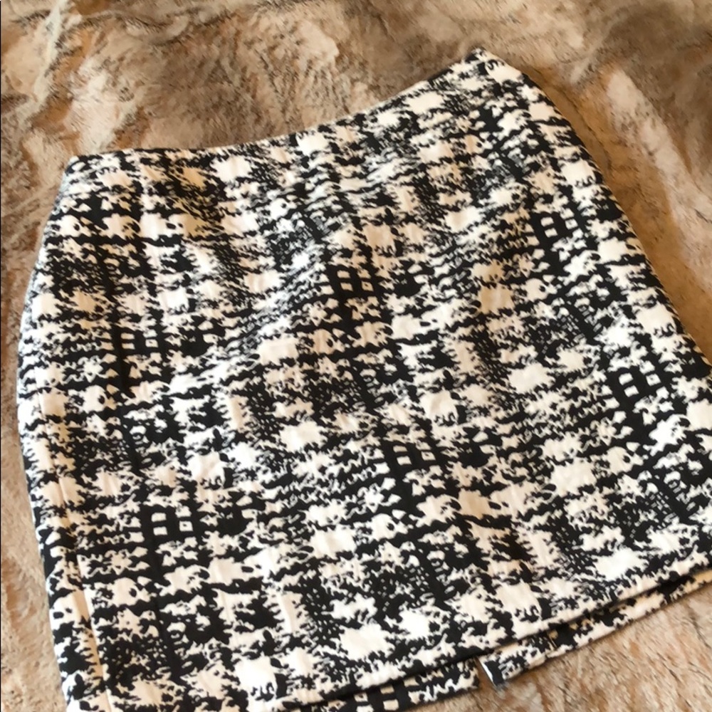 Black and whit pencil skirt
